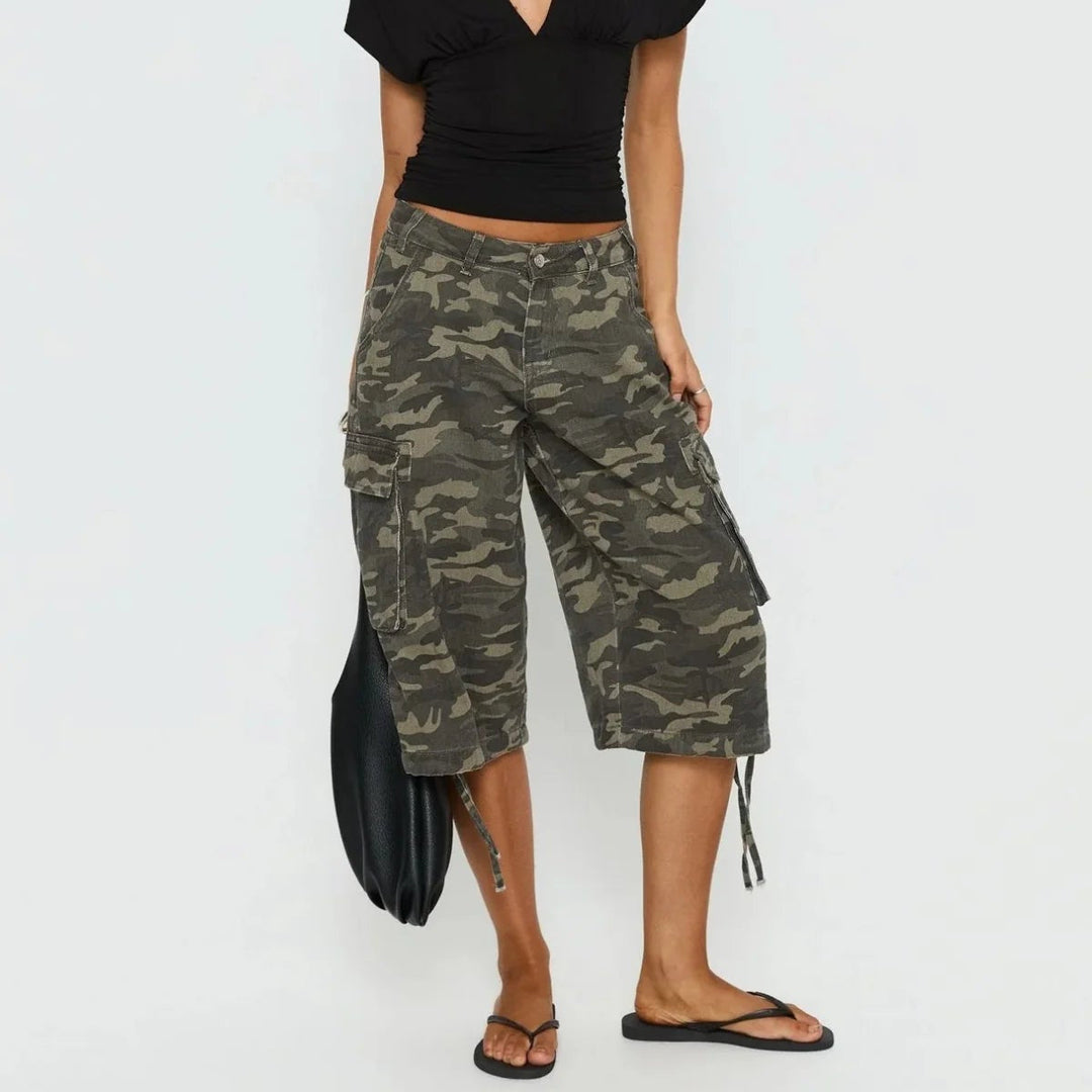 Women’s Camo Cargo Shorts Relaxed Wide-Leg Style 0