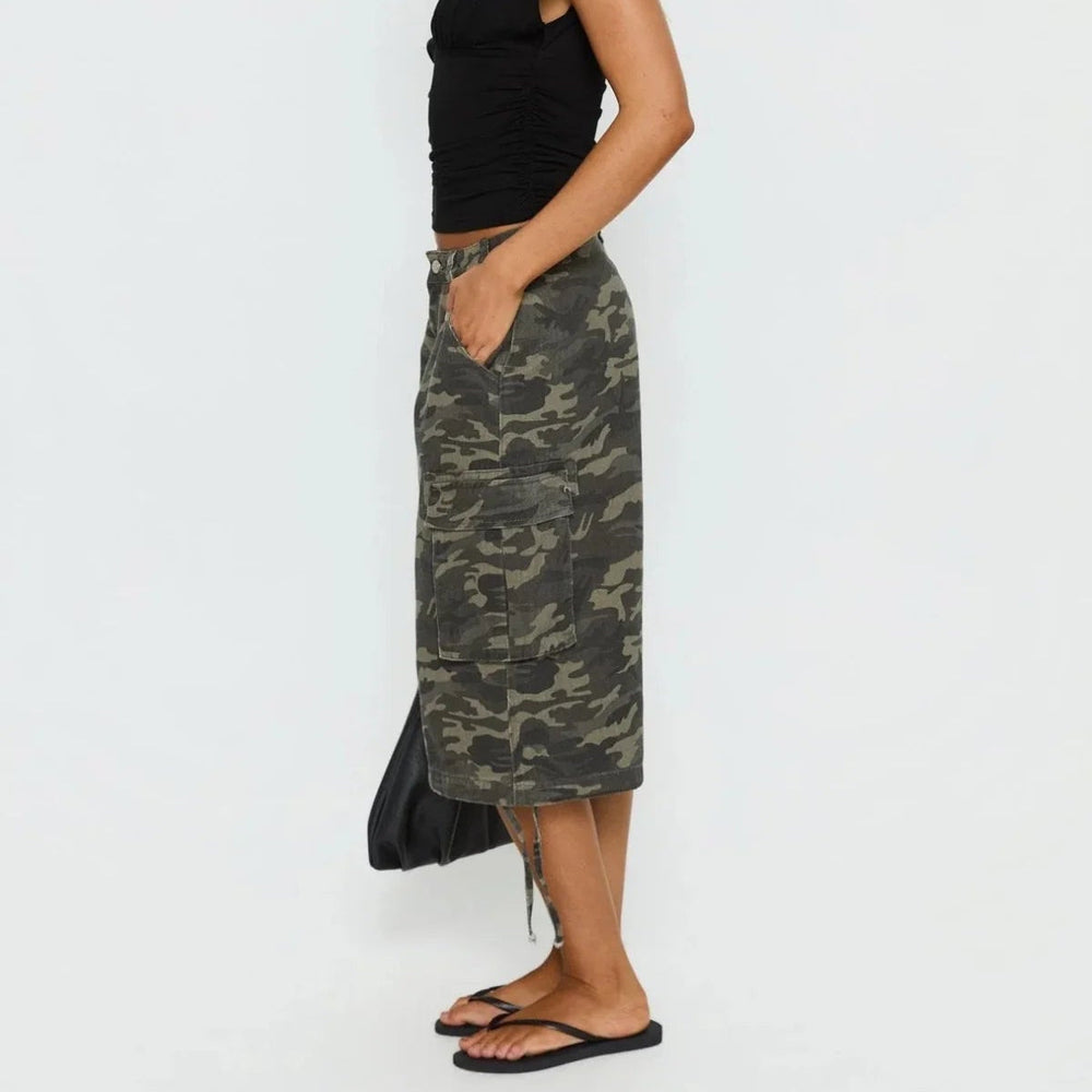 Women’s Camo Cargo Shorts Relaxed Wide-Leg Style 1
